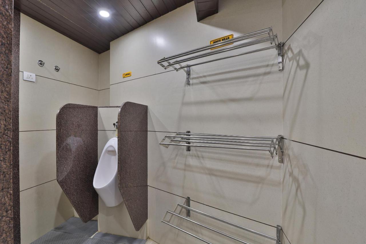 ואדודרה Rest Inn Dormitory מראה חיצוני תמונה