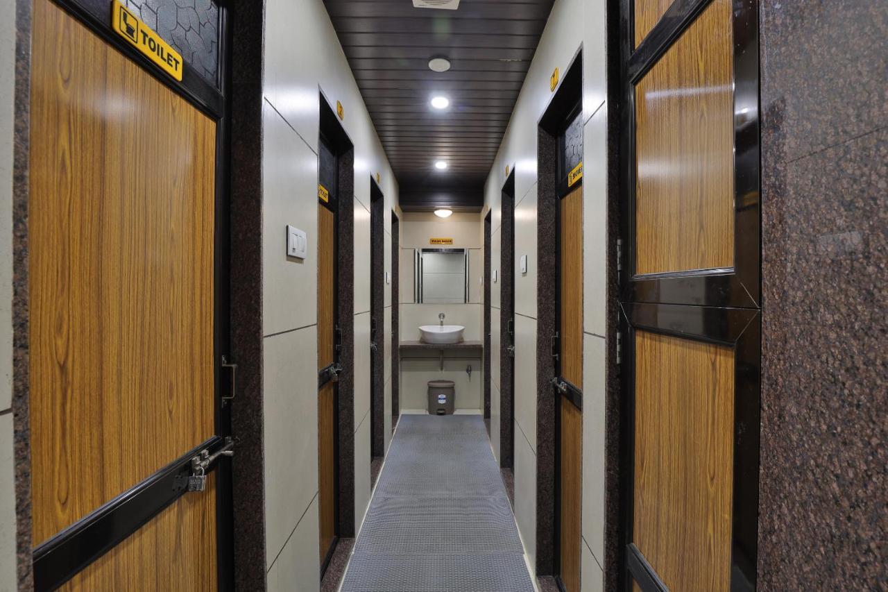 ואדודרה Rest Inn Dormitory מראה חיצוני תמונה