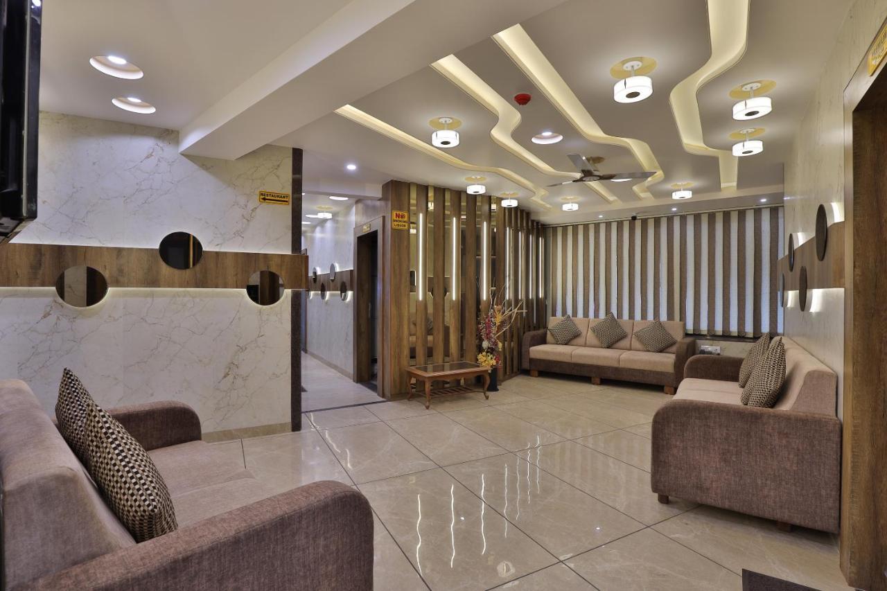 ואדודרה Rest Inn Dormitory מראה חיצוני תמונה